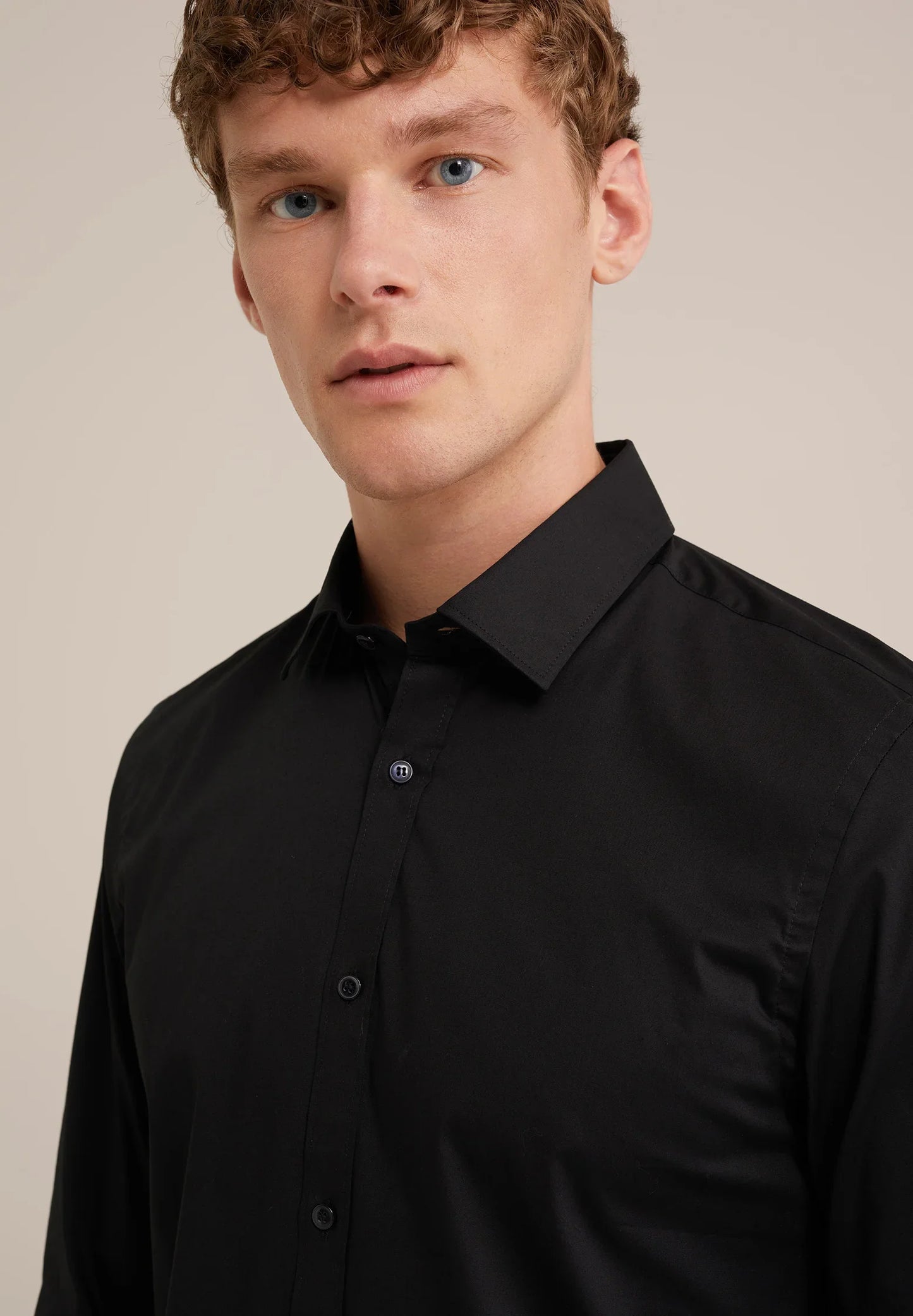 Classic Tailored Men's Dress Shirt - Black