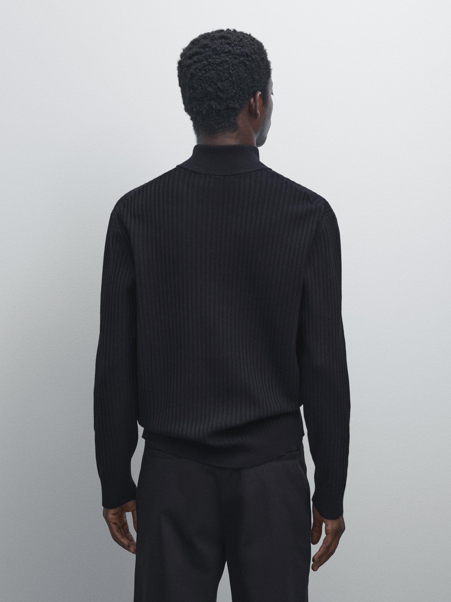 Knitted Jumper with Mock Neck - Black