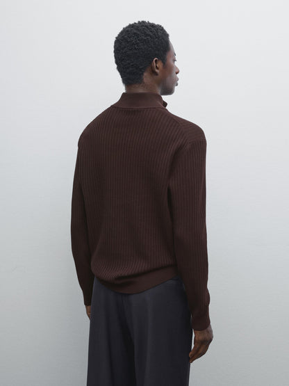 Knitted Sweater with Mock Neck - Brown