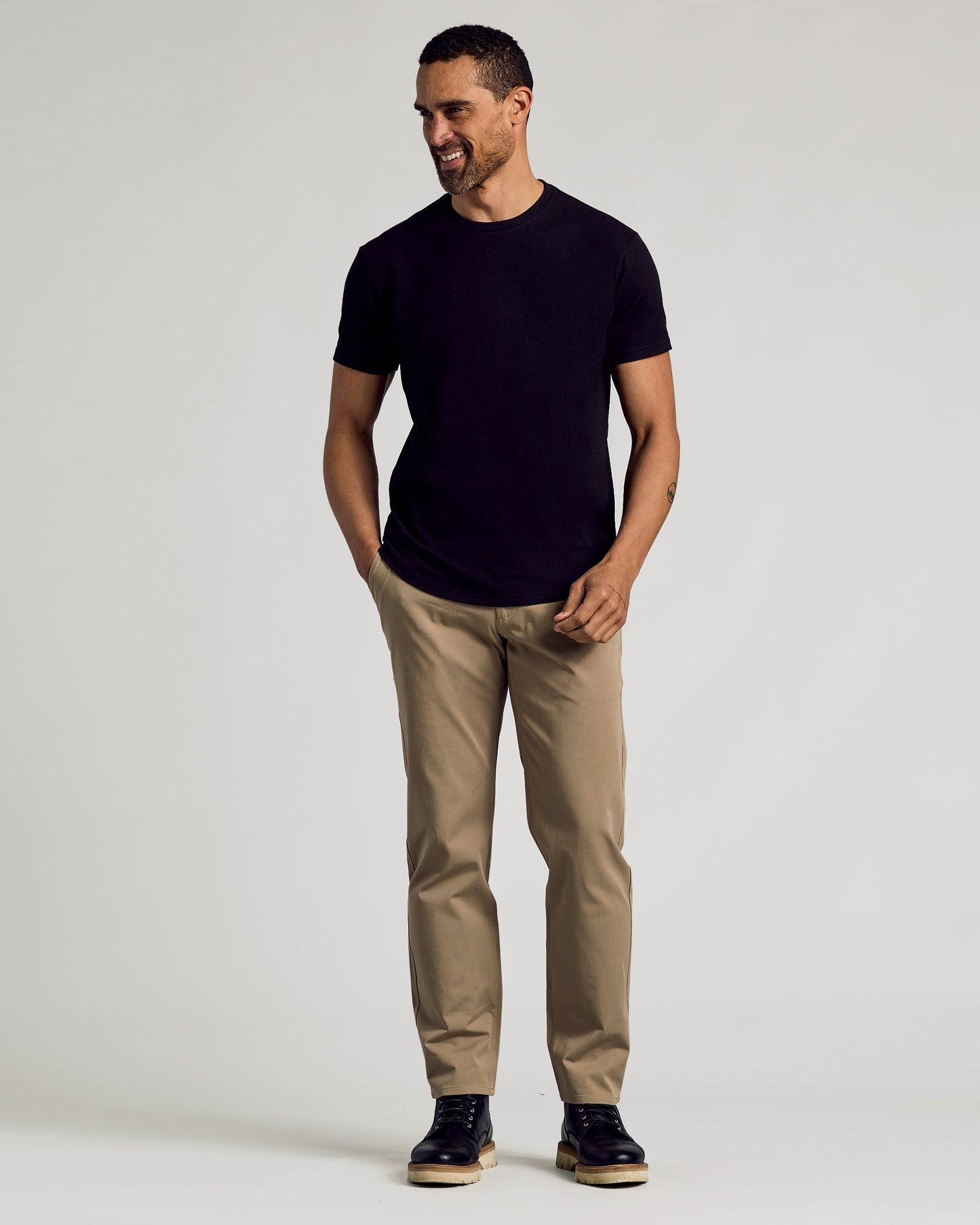 Set of 6 Black Crew Neck T-Shirts with Curved Hem
