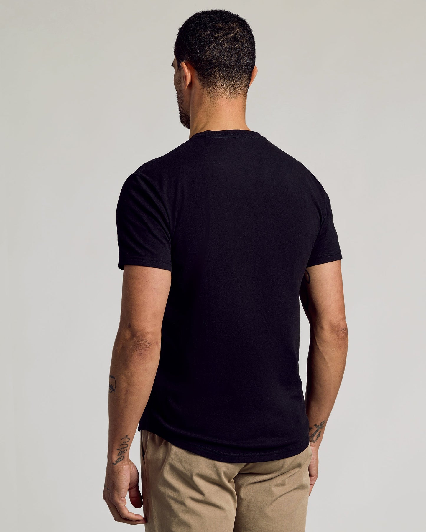 Set of 6 Black Crew Neck T-Shirts with Curved Hem