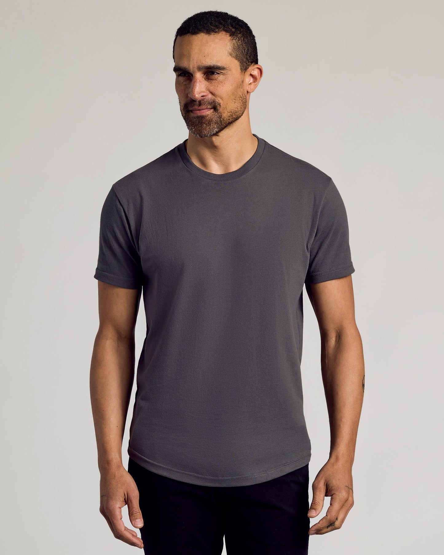 Set of 6 Round Neck T-Shirts with Curved Hem