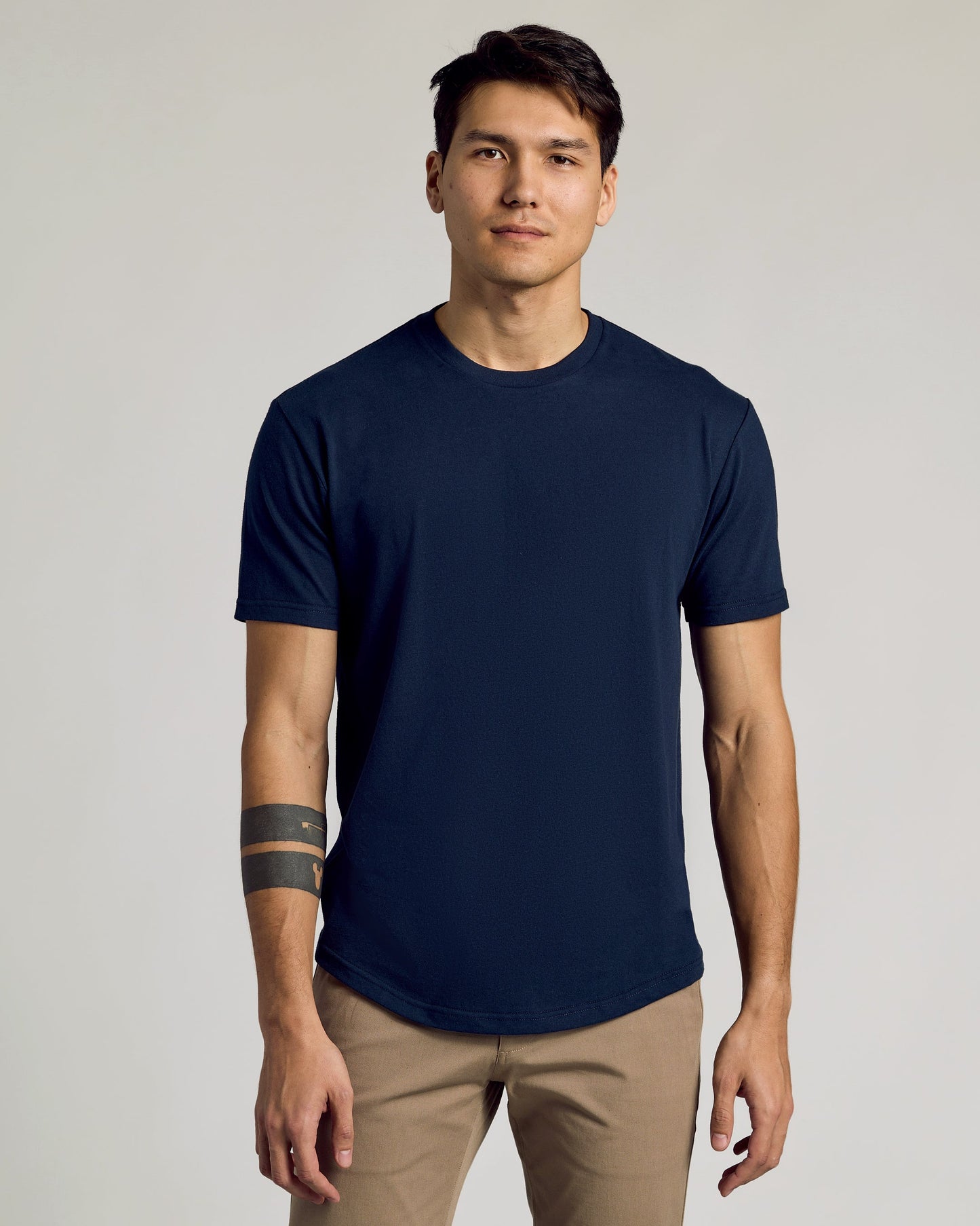 Set of 6 Round Neck T-Shirts with Curved Hem