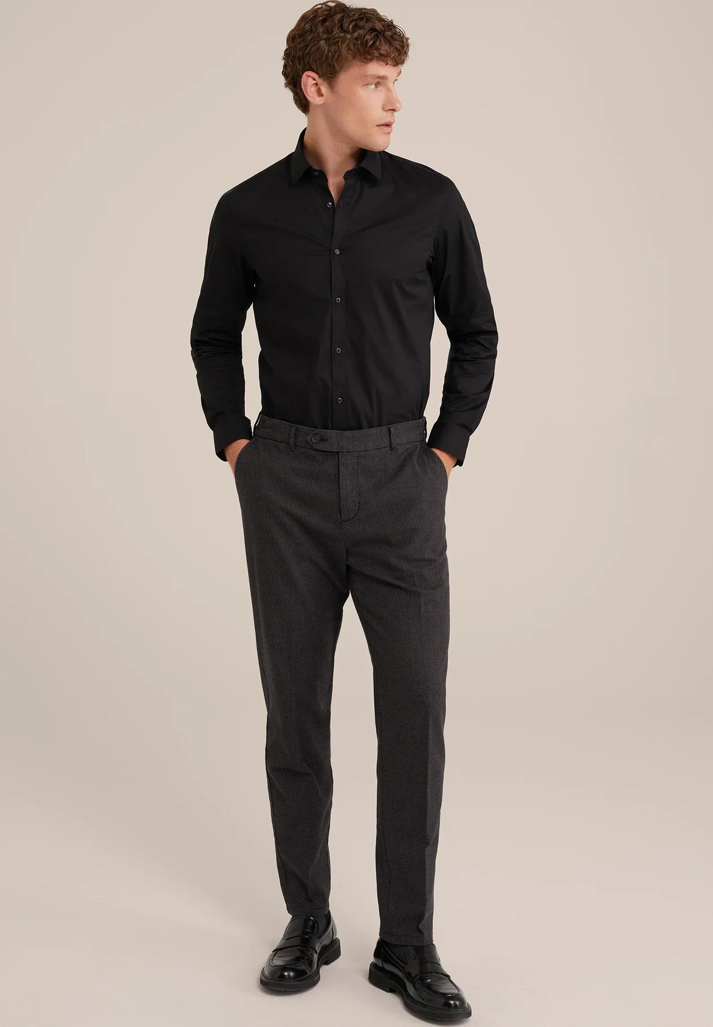 Classic Tailored Men's Dress Shirt - Black