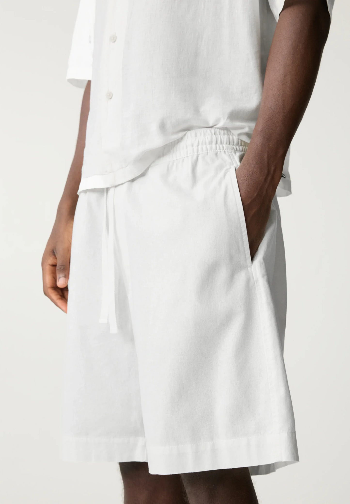 Linen Shorts - White