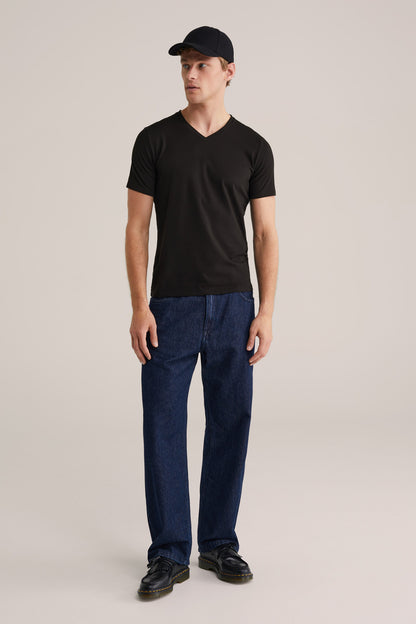 Basic Regular Fit V-Neck T-Shirt - Black