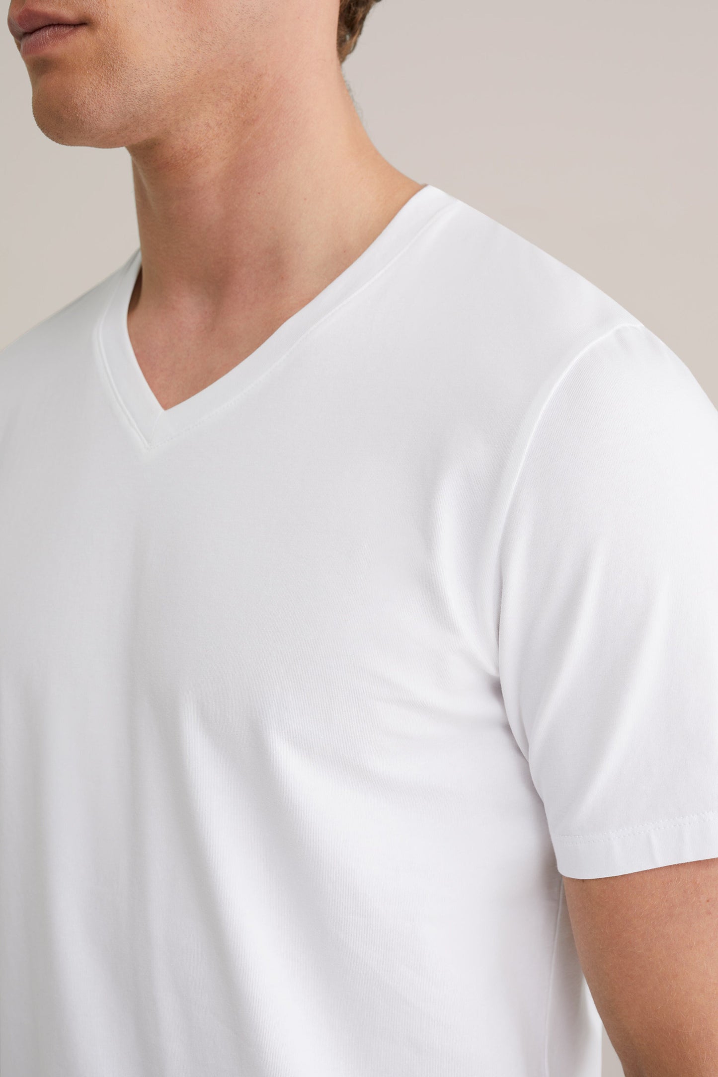 Regular Fit Basic V-Neck T-Shirt - White