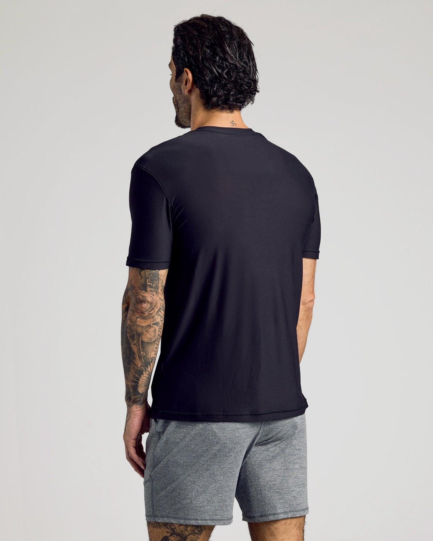Classic Round Neck T-Shirt - Black